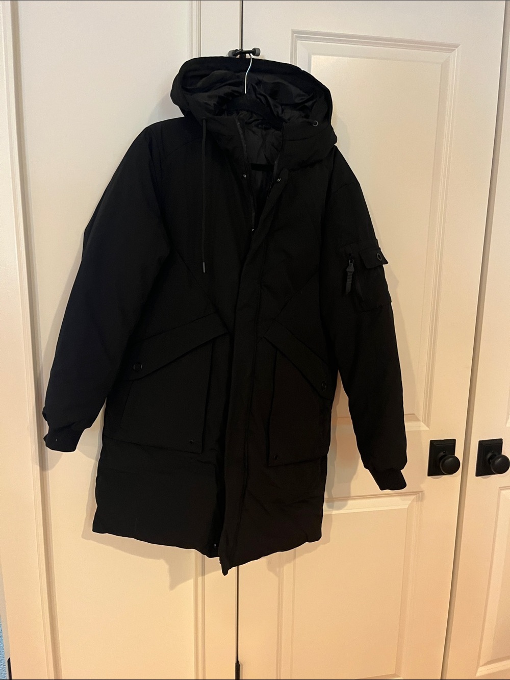 NWT Men's Black Hooded Winter Parka Jacket - Insulated Cold-Weather Coat